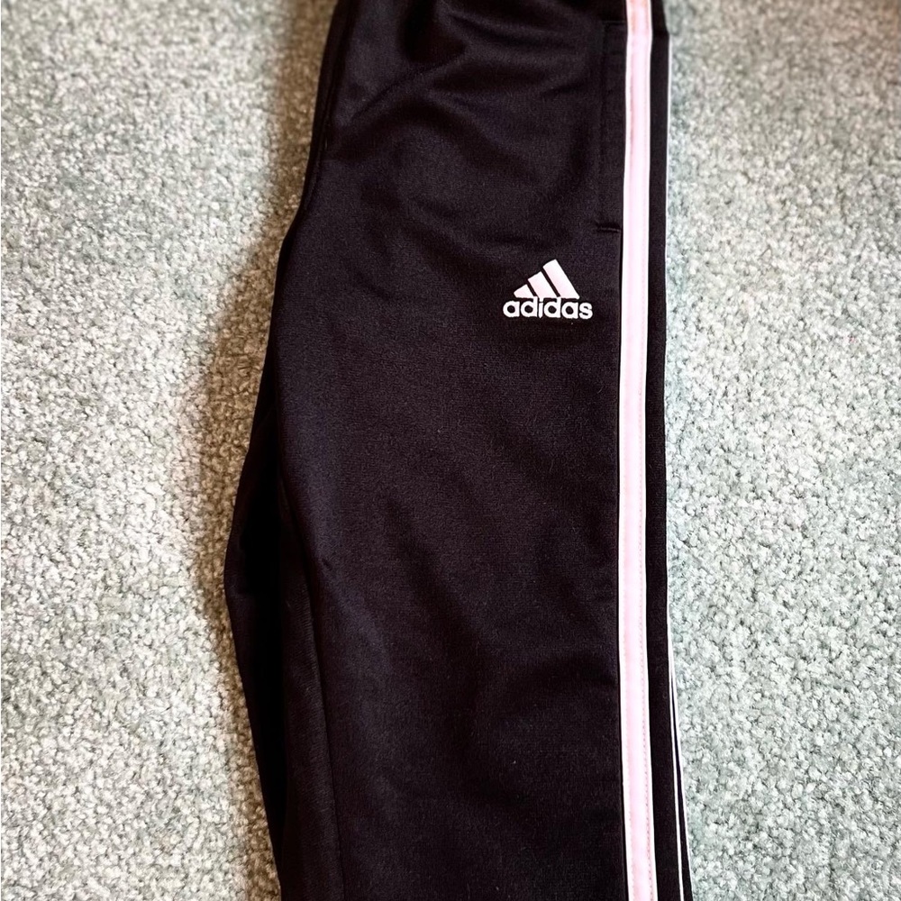 ⭐️EUC ⭐️ADIDAS ⭐️4T